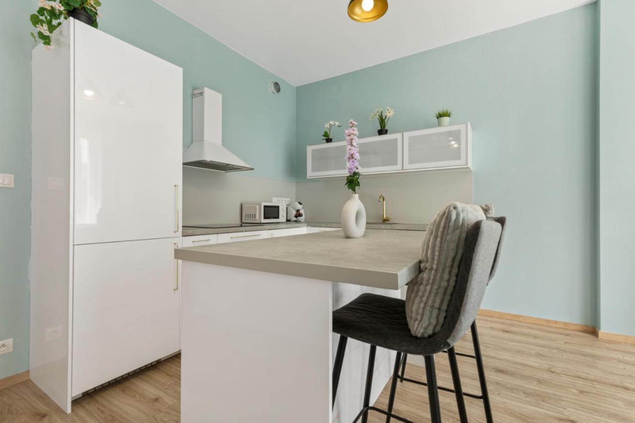 Lam Mint - Ac - Balcony Apartamento Bratislava Exterior foto